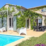 Notre-dame Avec Piscine Villa